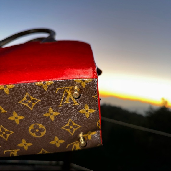 Louis Vuitton x Louboutin: Iconoclast LV Spiked Celebrity Tote Bag (300 made) - Picture 13 of 17